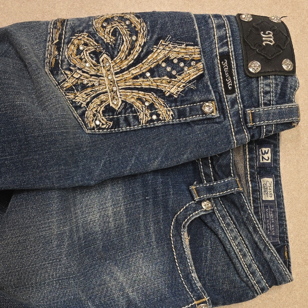 Cheating Ex GF Sale MISS ME 32 Capris